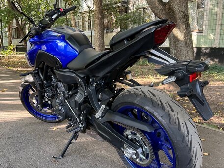 2021 Yamaha MT-07 (FZ-07), синий, 895000 рублей, вид 3