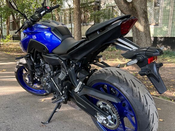 2021 Yamaha MT-07 (FZ-07), синий - вид 2