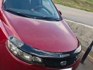 2010 Kia Cerato 5-speed II, красный, 550000 рублей, вид 2