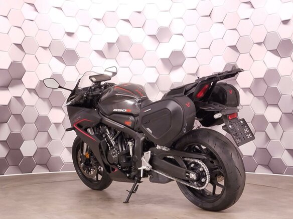 2024 Honda CBR 650R, чёрный, 1177000 рублей - вид 7