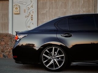 2017 Lexus GS 300h IV Рестайлинг, чёрный, 3300000 рублей, вид 3