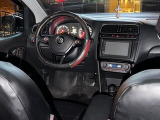 2018 Volkswagen Polo V Рестайлинг, красный, 1400000 рублей, вид 4