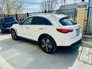 2013 Infiniti FX37 II (S51) Рестайлинг, белый, 2200000 рублей, вид 4