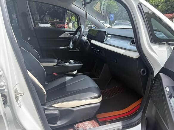 2023 Geely Geometry E 39.4 kWh, белый, 999333 рублей - вид 9