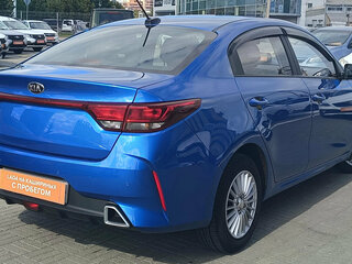 2020 Kia Rio IV Рестайлинг, синий, 1280000 рублей, вид 4
