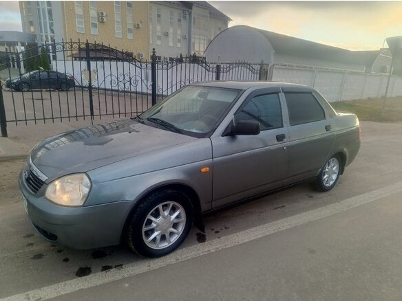 2009 Lada (ВАЗ) Priora I, серый, 300000 рублей - вид 4