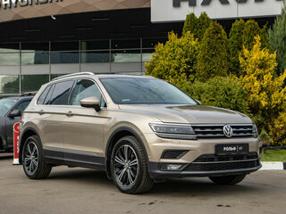 2017 Volkswagen Tiguan II, бежевый, 1973000 рублей, вид 2
