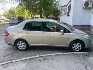 2010 Nissan Tiida I Рестайлинг, коричневый, 750000 рублей, вид 2