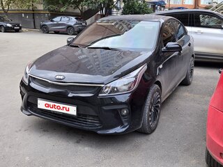2018 Kia Rio IV, чёрный, 1350000 рублей, вид 3