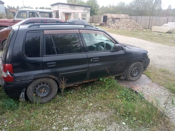 2000 Mazda Demio I (DW), чёрный, 100000 рублей - вид 1