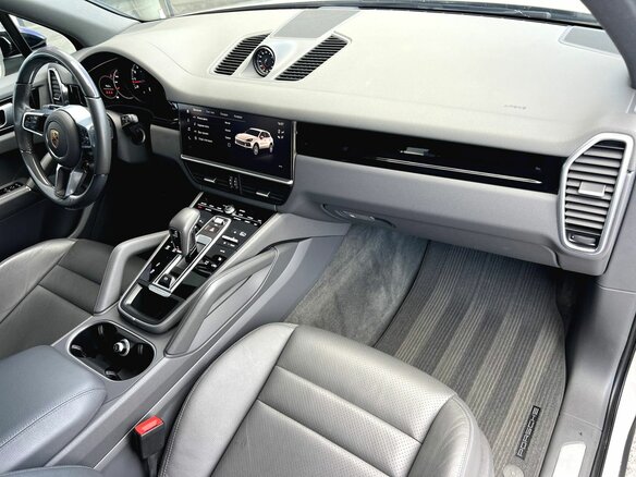 2021 Porsche Cayenne III, серый, 7390000 рублей - вид 18