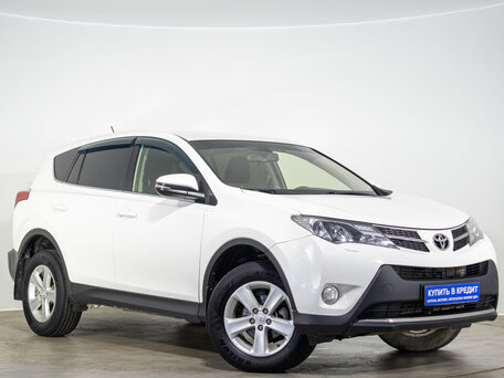 Toyota RAV4 IV (XA40)