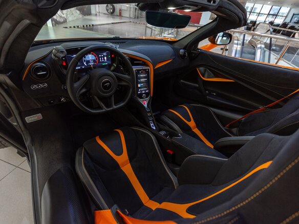 2024 McLaren 750S, оранжевый - вид 17