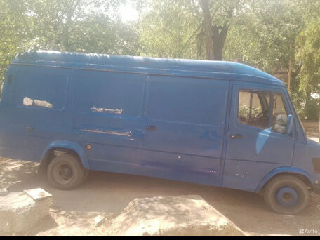 1988 Mercedes-Benz T1, синий, 380000 рублей, вид 3