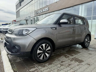 2018 Kia Soul II Рестайлинг, серебристый, 1370090 рублей, вид 3