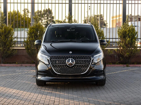 2026 Mercedes-Benz V-Класс Long 300 d длинный III (W447) Рестайлинг 2, чёрный, 10930000 рублей, вид 3