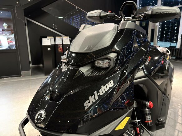 2025 BRP Ski-Doo Summit 850, чёрный, 2990000 рублей - вид 7