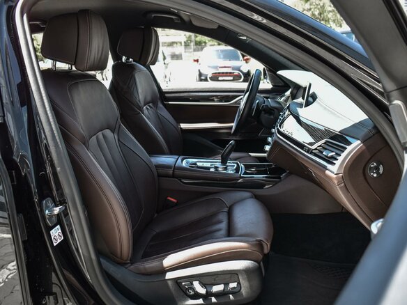 2019 BMW 7 серии 730i VI (G11/G12) Рестайлинг, чёрный, 5200000 рублей - вид 7