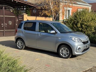 2019 Toyota Passo III Рестайлинг, серебристый, 920000 рублей, вид 2