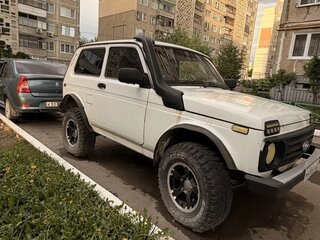 2003 Lada (ВАЗ) 2121 (4x4) I Рестайлинг, белый, 300000 рублей, вид 3