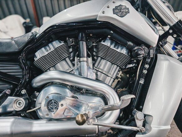 2009 Harley-Davidson V-Rod Muscle, серебристый, 1180000 рублей - вид 10