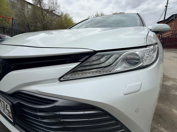 2019 Toyota Camry VIII (XV70), белый