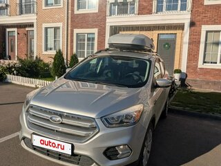 2017 Ford Kuga II Рестайлинг, серебристый, 1350000 рублей, вид 1
