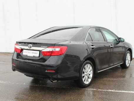 2014 Toyota Camry VII (XV50), чёрный, 1345000 рублей, вид 5