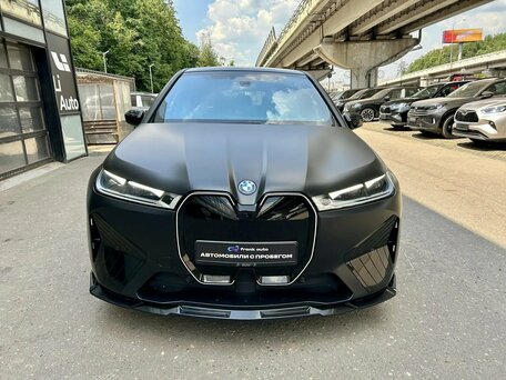 2022 BMW iX xDrive50 I (I20), чёрный, 7650000 рублей, вид 1
