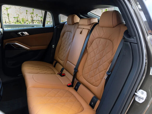 2026 BMW X6 40i III (G06) Рестайлинг, серебристый - вид 22