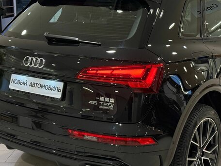 2025 Audi Q5 L 45 TFSI II (FY) Рестайлинг, чёрный, 5740000 рублей, вид 5