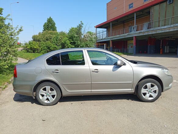 2013 Skoda Octavia II (A5) Рестайлинг, бежевый, 890000 рублей - вид 3