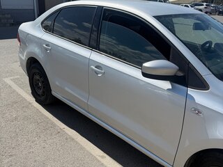 2017 Volkswagen Polo V Рестайлинг, серебристый, 1080000 рублей, вид 4