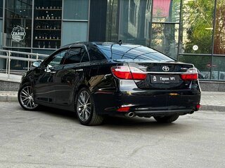 2015 Toyota Camry VII (XV50) Рестайлинг, чёрный, 1475000 рублей, вид 4