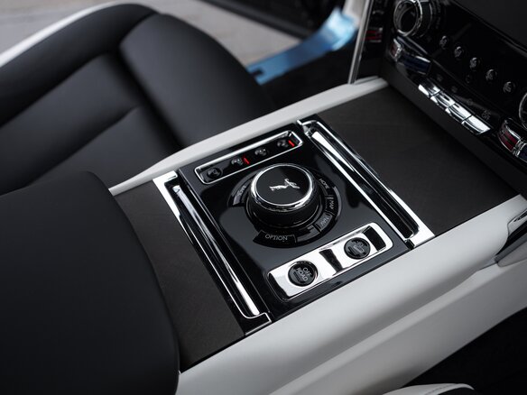 2026 Rolls-Royce Cullinan I Рестайлинг (Series II), чёрный, 63000000 рублей - вид 14