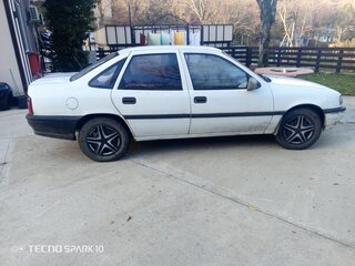 1993 Opel Vectra KAT A, белый, 145000 рублей, вид 2