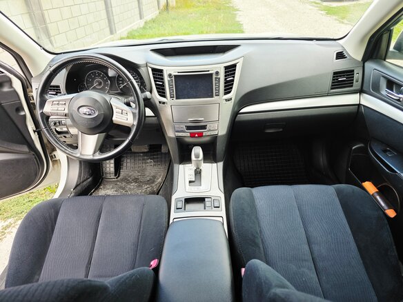 2012 Subaru Outback IV Рестайлинг, белый, 1720000 рублей - вид 10