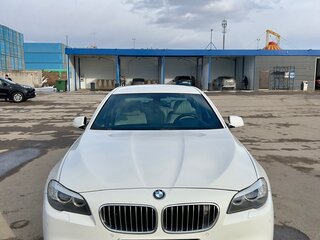 2011 BMW 5 серии 550i xDrive VI (F10/F11/F07), белый, 2070000 рублей, вид 2