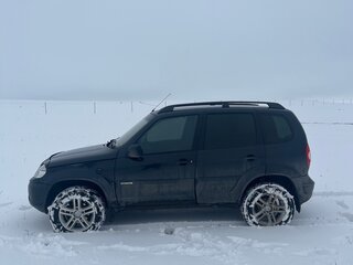 2012 Chevrolet Niva I Рестайлинг, чёрный, 550000 рублей, вид 4