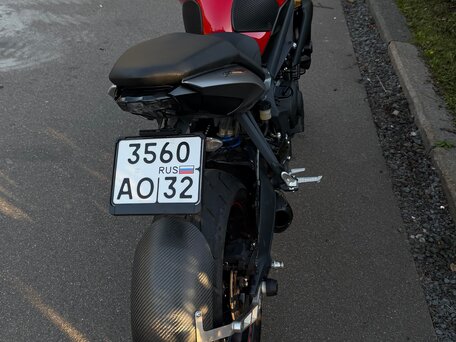 2015 Triumph Street Triple, красный, 640000 рублей, вид 1