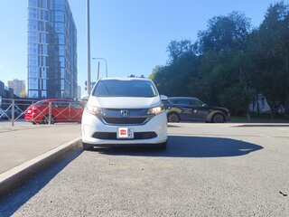 2019 Honda Freed+ II, белый, 1750000 рублей, вид 2