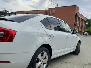 2019 Skoda Octavia III (A7) Рестайлинг, белый, 2105000 рублей, вид 3