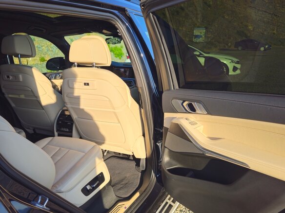 2020 BMW X7 40i I (G07), чёрный, 7500000 рублей - вид 32