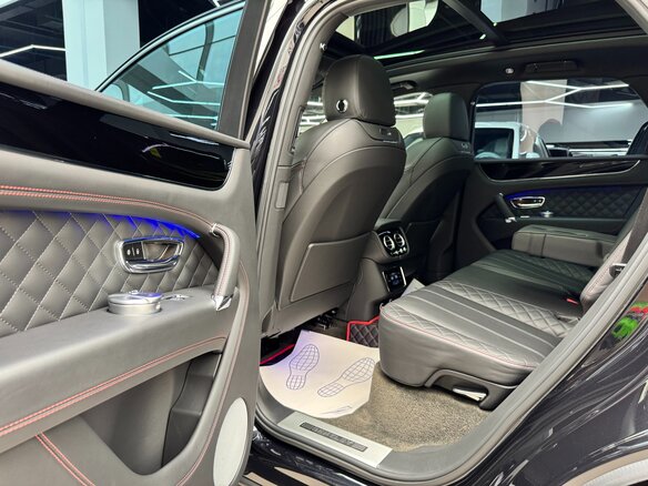 2019 Bentley Bentayga I, чёрный, 12950000 рублей - вид 24