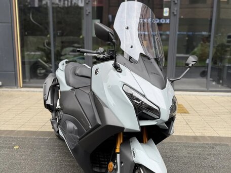 2025 Yamaha TMAX, серый, 1650000 рублей, вид 3