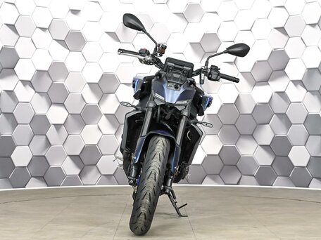 2024 Yamaha MT-09 (FZ-09), синий, 1129000 рублей, вид 5