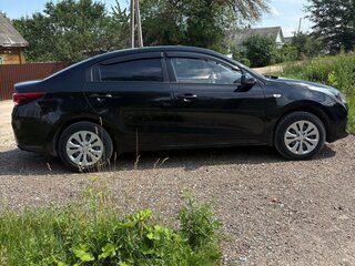 2017 Kia Rio IV, чёрный, 1150000 рублей, вид 2
