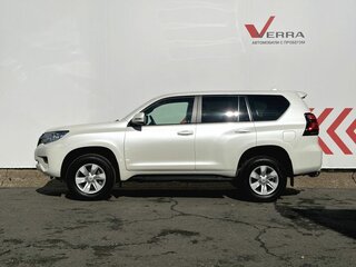 2021 Toyota Land Cruiser Prado 150 Series Рестайлинг 3, белый, 5250000 рублей, вид 2