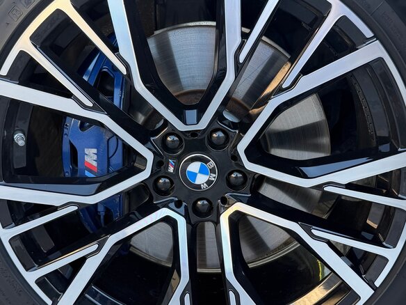 2021 BMW X5 40i IV (G05/G18), серый, 6500000 рублей - вид 6