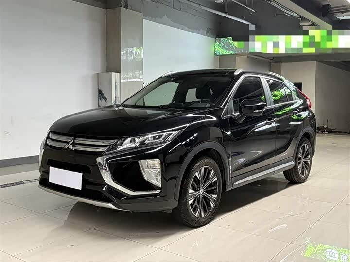 Открыть фотографии: Mitsubishi Eclipse Cross I